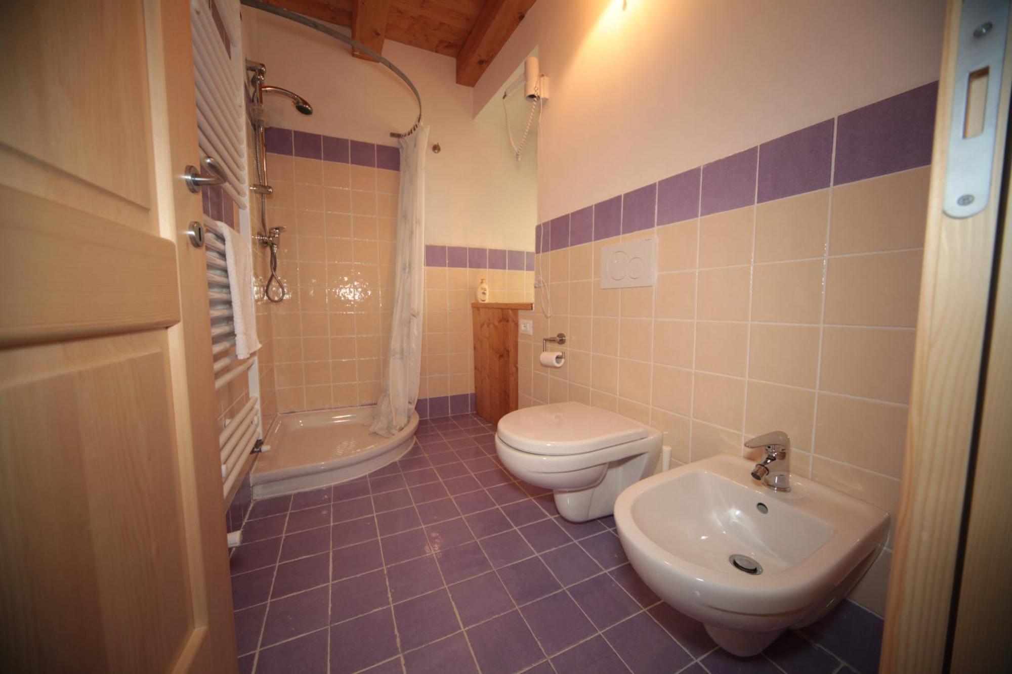 Albergo Diffuso Valcellina E Val Vajont In Erto Phòng bức ảnh