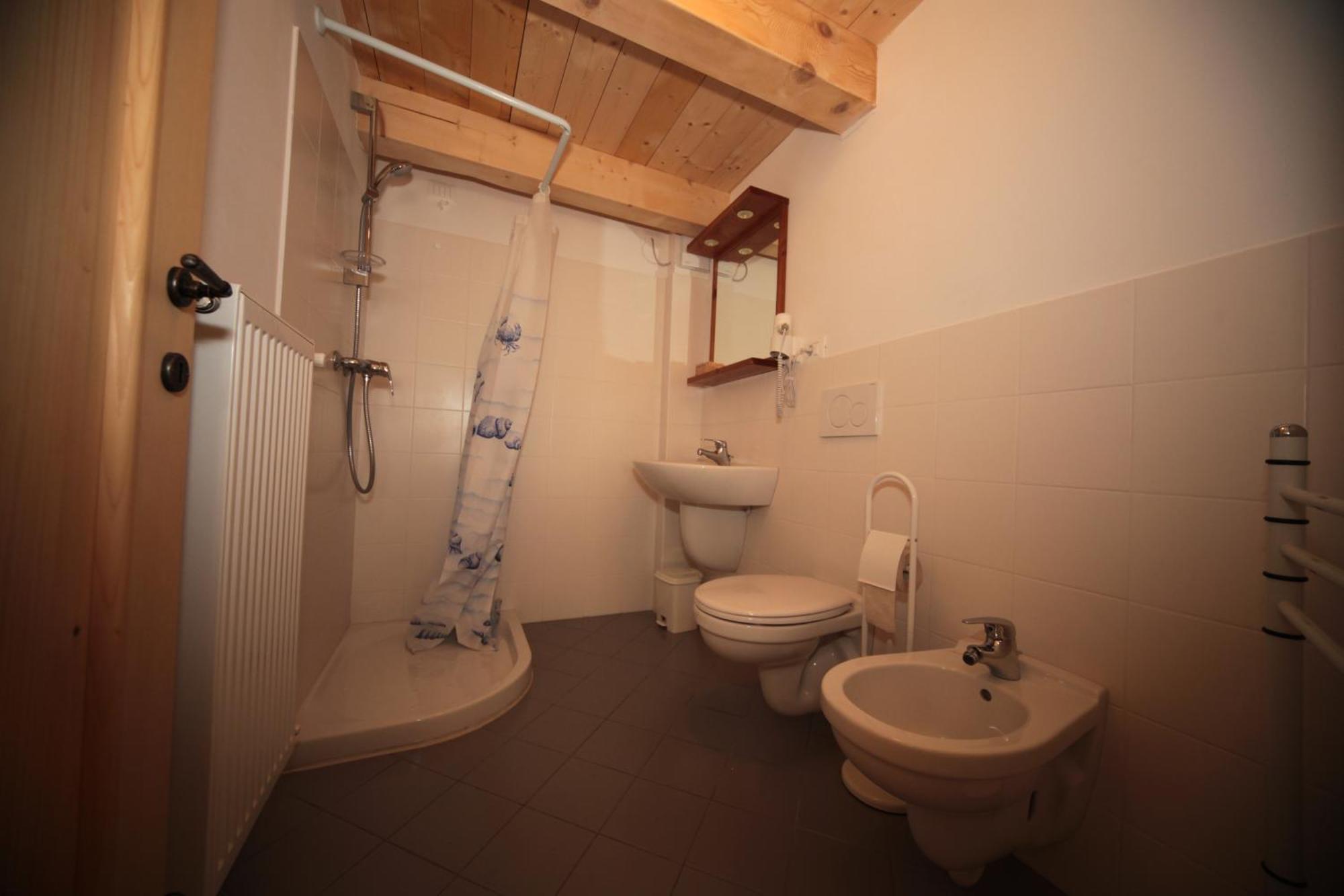 Albergo Diffuso Valcellina E Val Vajont In Erto Phòng bức ảnh